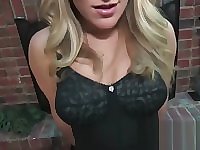 DZ femdom facesiiting and handjob