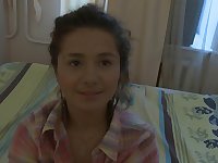 Curly-haired peach asks boyfriend to play a game and take video